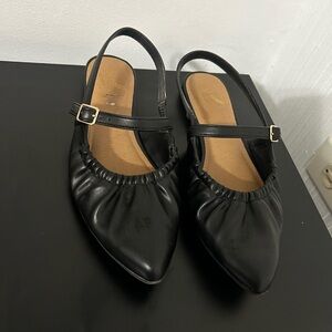 Black Pointed Toe flats